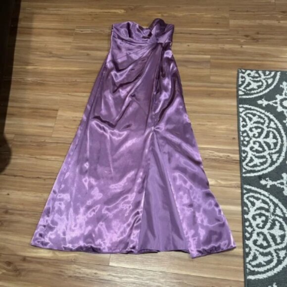 David's Bridal Lavender Strapless Sweetheart Dress Style F44447 Size 4 - Picture 1 of 3